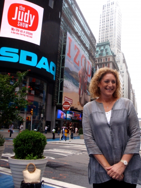 Photo Flash: Judy Gold Rings NASDAQ's Opening Bell! Image