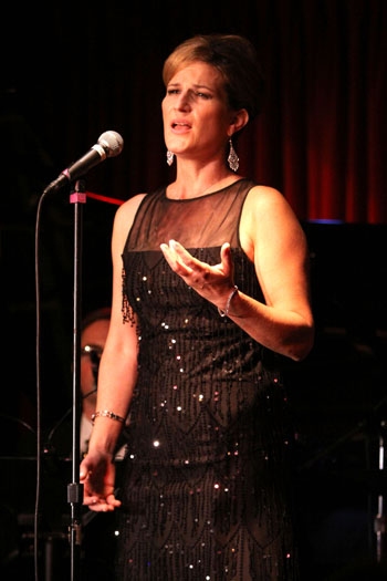 Ana Gasteyer makes West Coast Debut with "Elegant Songs"  Photo