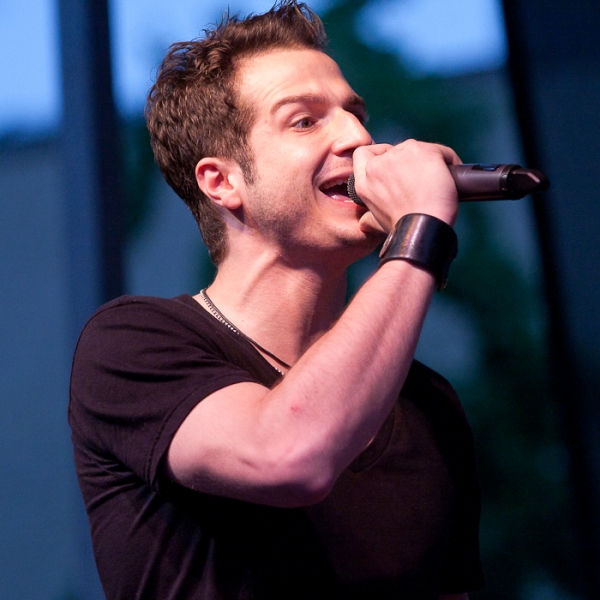 Photo Coverage: Cast of MEMPHIS Performs at 2011 Harlem Day Image