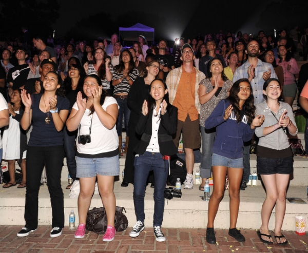 Photo Flash: GLEE Cast Attends Santa Monica Sing-A-Long 