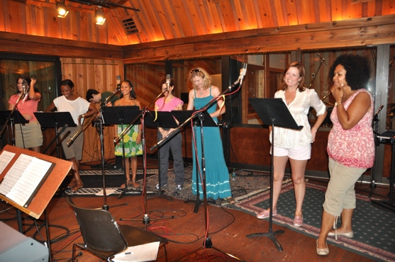 Photo Coverage: MARY POPPINS Records for 'Carols For A Cure' Image