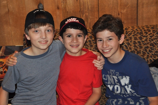 Photo Coverage: MARY POPPINS Records for 'Carols For A Cure' Image