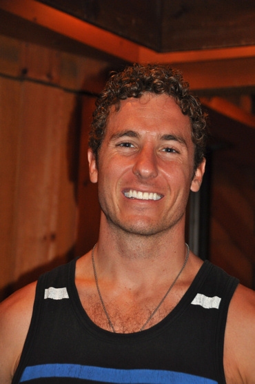 Photo Coverage: CATCH ME IF YOU CAN Sings For 'Carols For A Cure' Image