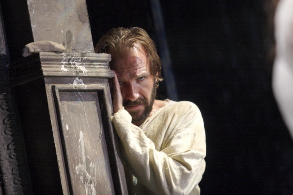 Photo Flash: Trevor Nunn's THE TEMPEST Featuring Ralph Fiennes, et al. in Performance Image