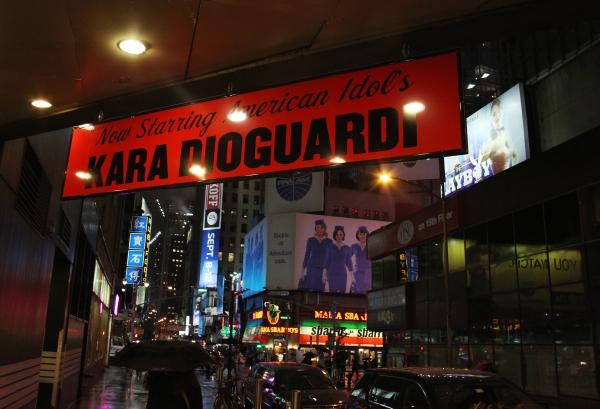 Photo Coverage: Kara DioGuardi Makes Broadway Debut as 'Roxie' in CHICAGO! Image