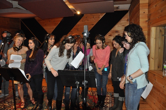 Photo Coverage: MAMMA MIA! Sings for 'Carols For A Cure' Image