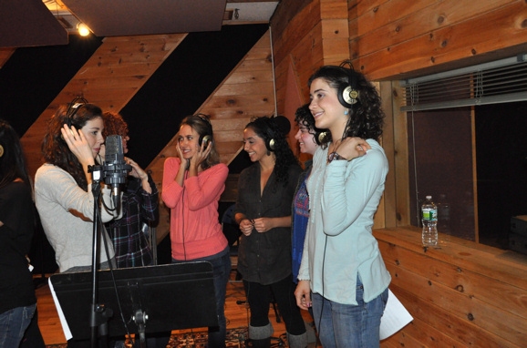 Photo Coverage: MAMMA MIA! Sings for 'Carols For A Cure' Image