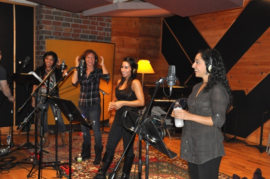 Photo Coverage: MAMMA MIA! Sings for 'Carols For A Cure' Image