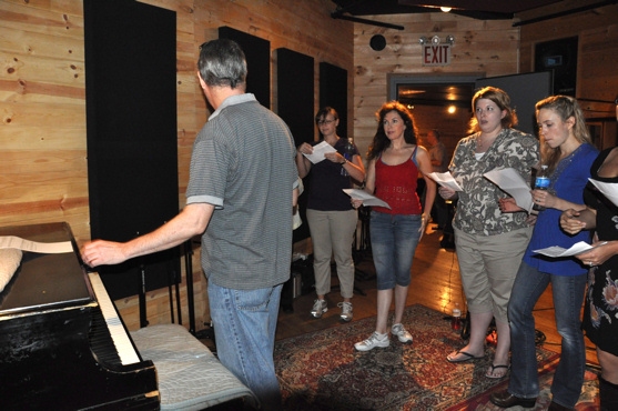 Photo Coverage: THE PHANTOM OF THE OPERA Sings for 'Carols For A Cure' Image