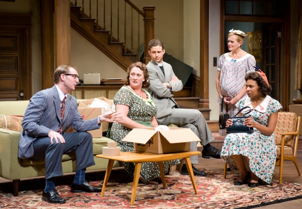 Photo Flash: Steppenwolf Theatre's CLYBOURNE PARK Image