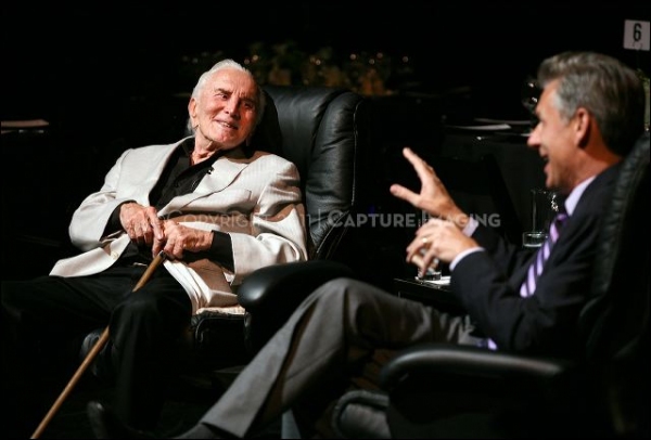 Kirk Douglas (L) talks on stage with CTG Artistic Director Michael Ritchie 
 Photo