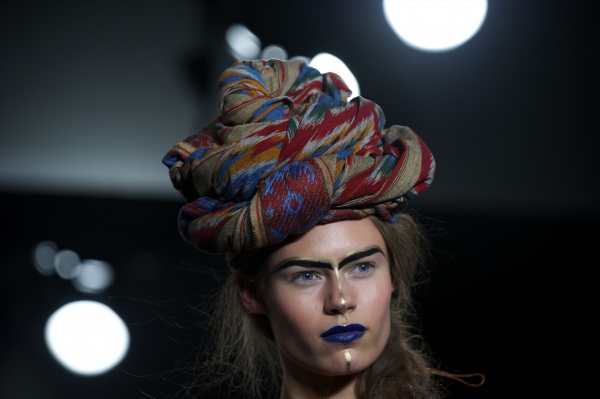 Photo Flash Beyonce Knowles' House of Dereon Fashion Show Image