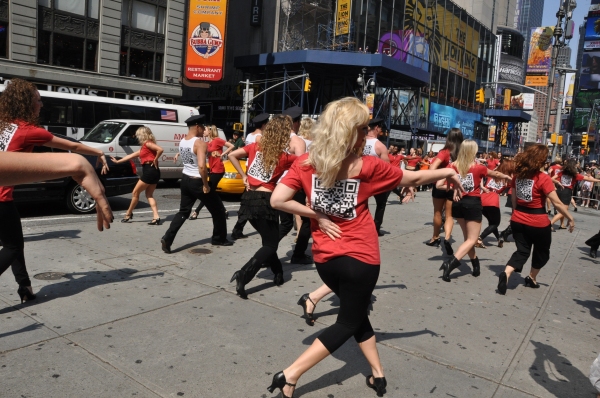 Photo Coverage: Broadway Takes Part in Shellac Flash Mob in Times Square fo Fashion Week Image