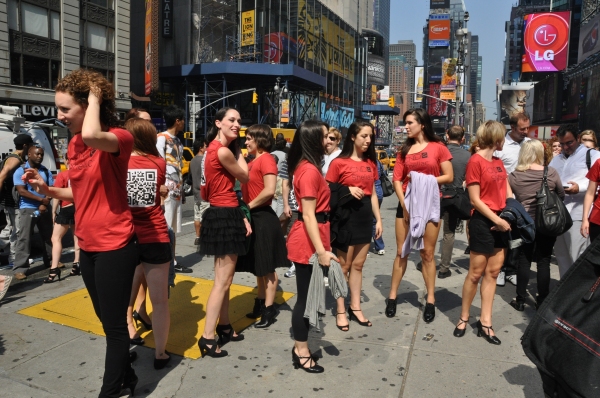Photo Coverage: Broadway Takes Part in Shellac Flash Mob in Times Square fo Fashion Week Image