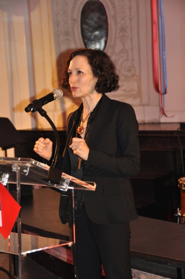 Bebe Neuwirth Photo