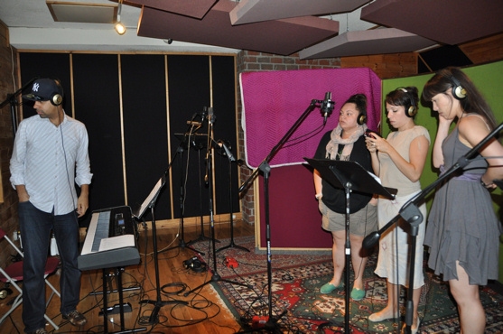 Photo Coverage: PRISCILLA Sings for 'Carols for a Cure' Image