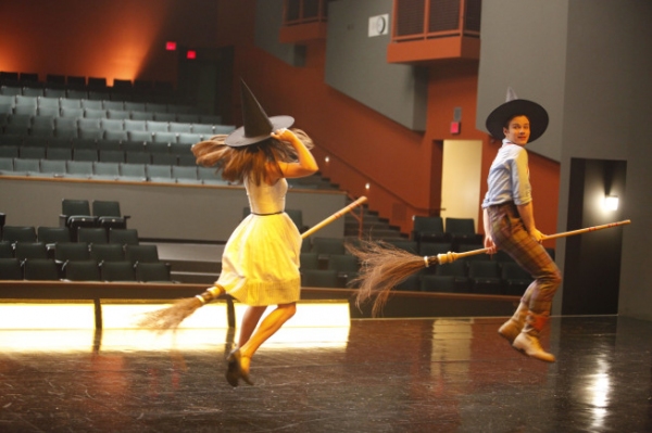 Photo Flash: GLEE Kicks of Thrid Season with 'Purple Piano Project' Image