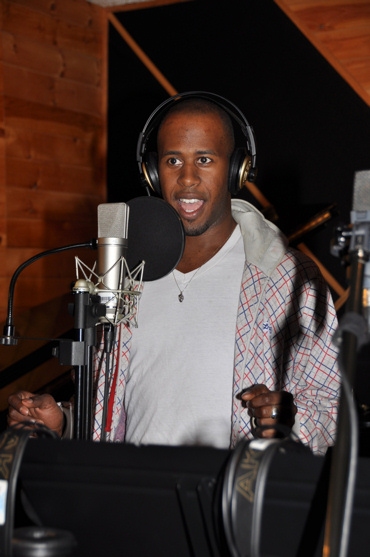 Photo Coverage: RENT Sings for 'Carols for a Cure' Image