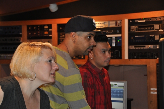 Photo Coverage: MEMPHIS Sings for 'Carols for a Cure' Album Image