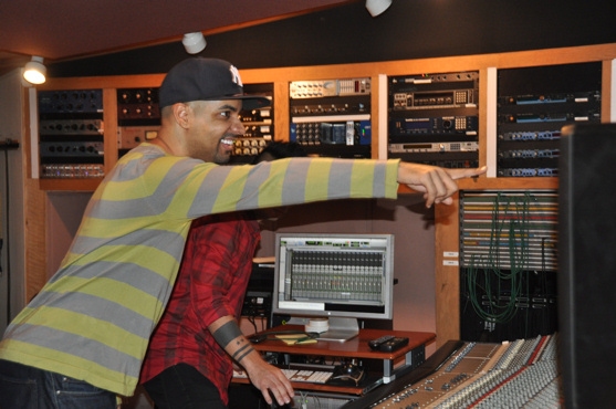 Photo Coverage: MEMPHIS Sings for 'Carols for a Cure' Album Image