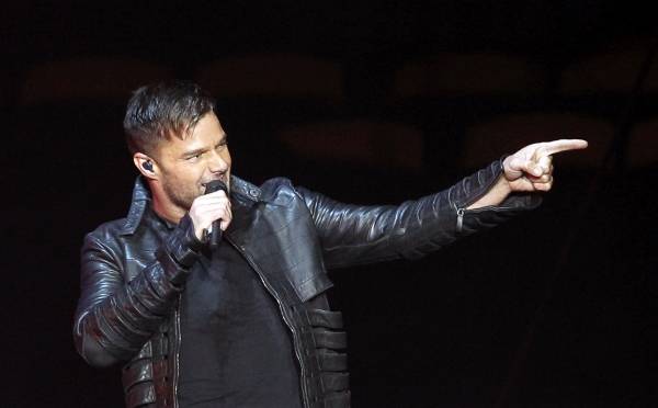 Photo Flash: Broadway-Bound Ricky Martin Performs in Chile! Image