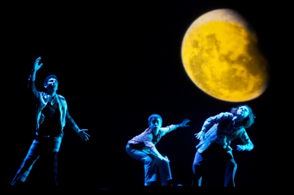 Photo Flash: Children's Theatre Company Presents A WRINKLE IN TIME Image