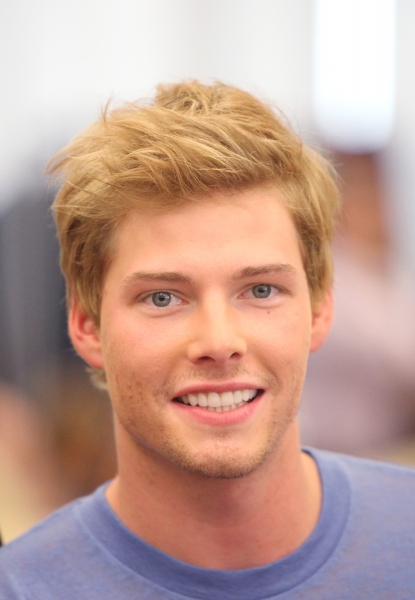 Hunter Parrish  Photo