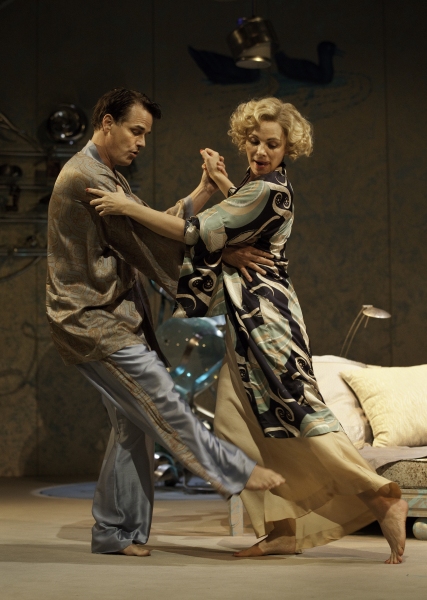 Photo Coverage: First Look at Kim Cattrall, Paul Gross in Toronto's PRIVATE LIVES! Image