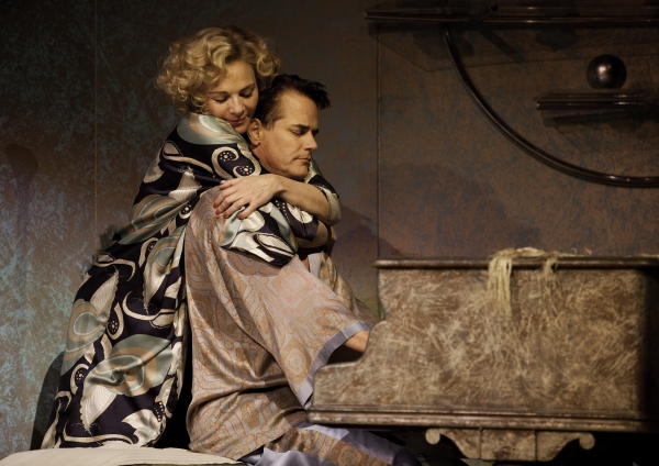 Photo Coverage: First Look at Kim Cattrall, Paul Gross in Toronto's PRIVATE LIVES! Image