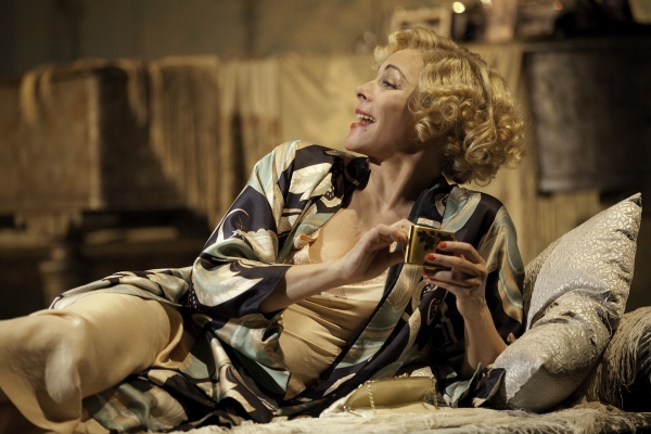 Photo Coverage: First Look at Kim Cattrall, Paul Gross in Toronto's PRIVATE LIVES! Image