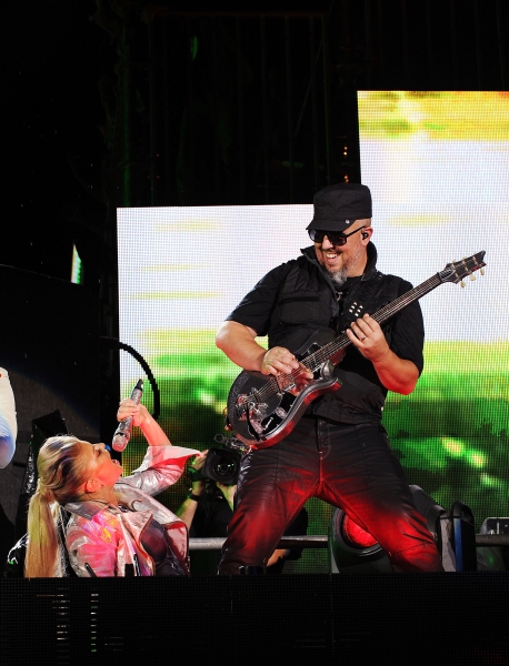 Photo Flash: Chase Presents The Black Eyed Peas Concert 4 NYC at Central Park Image