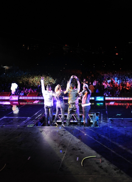 Photo Flash: Chase Presents The Black Eyed Peas Concert 4 NYC at Central Park Image