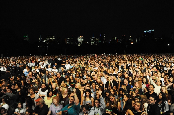 Photo Flash: Chase Presents The Black Eyed Peas Concert 4 NYC at Central Park Image