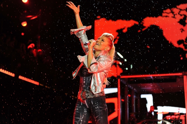 Photo Flash: Chase Presents The Black Eyed Peas Concert 4 NYC at Central Park Image