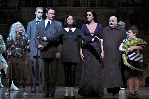 Douglas Sills, Sara Gettelfinger and the company of THE ADDAMS FAMILY Photo