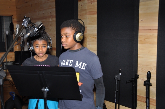 Photo Coverage: THE LION KING Sings for 'Carols for a Cure' Image
