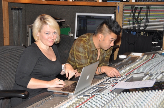 Photo Coverage: Ashley Argota & BILLY ELLIOT Musicians Record for 'Carols for a Cure' Image
