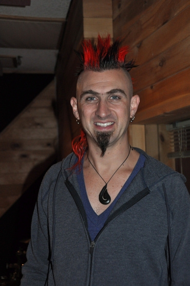 Photo Coverage: SPIDER-MAN's Reeve Carney, T.V. Carpio Sing For 'Carols for a Cure' Image