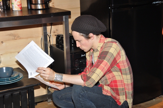 Photo Coverage: SPIDER-MAN's Reeve Carney, T.V. Carpio Sing For 'Carols for a Cure' Image