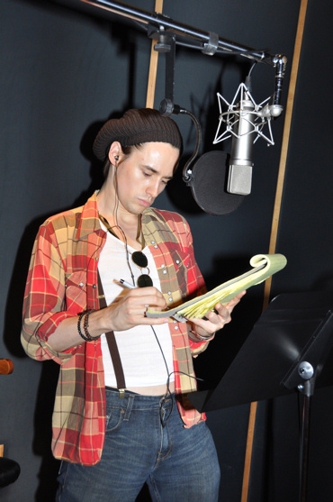 Photo Coverage: SPIDER-MAN's Reeve Carney, T.V. Carpio Sing For 'Carols for a Cure' Image