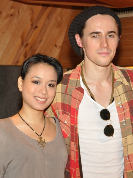Photo Coverage: SPIDER-MAN's Reeve Carney, T.V. Carpio Sing For 'Carols for a Cure' Image
