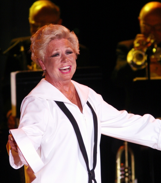 Photo Flash: Mitzi Gaynor Brings RAZZLE DAZZLE to Orleans Showroom Image