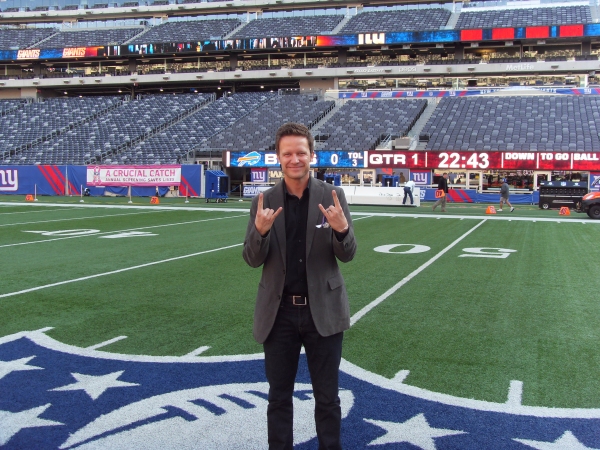 Photo Flash: Will Chase Sings National Anthem at Giants Game Image