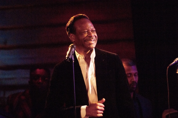 Photo Flash: Edwin Hawkins Plays the RRazz Room Image