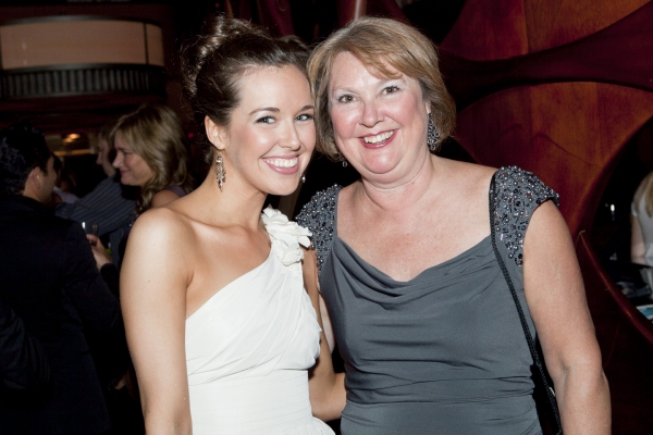 Liana Hunt and  her Mother Lisa Hunt Photo