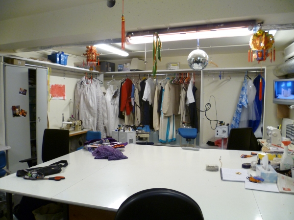 Photo Coverage: Backstage at MAMMA MIA! in Paris! Image