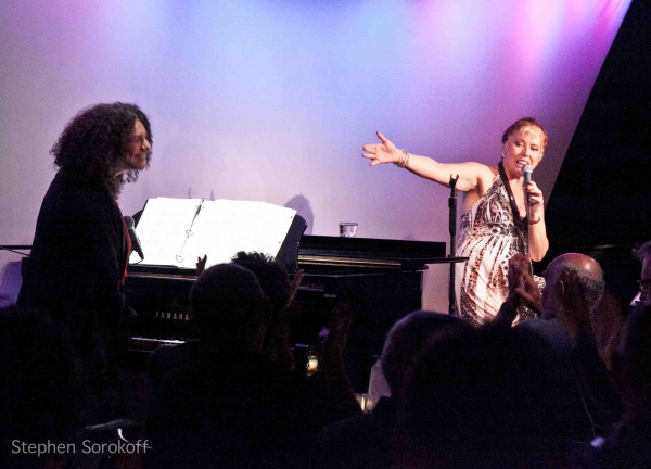 Photo Coverage: Barb Jungr Sings Bob Dylan at the Metropolitan Room Image