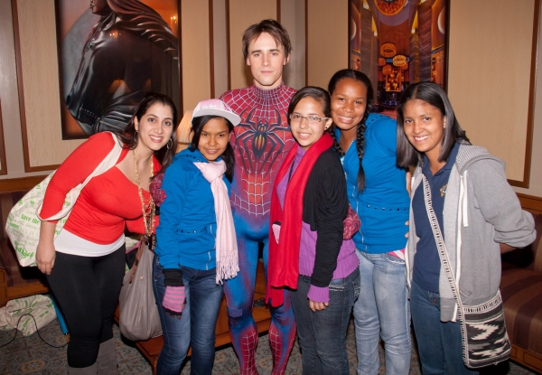 Photo Flash: Mike Myers & Latin American Orphans Visit SPIDER-MAN Image