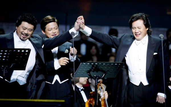 Photo Flash: Three Chinese Tenors on World Tour 2011 