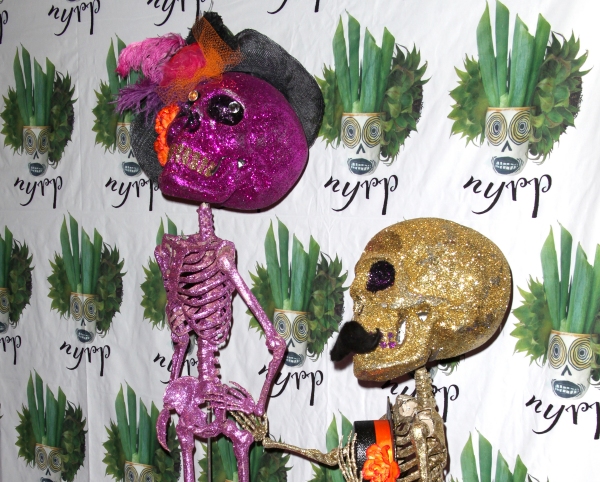 Photo Coverage: Bette Midler's 'Hulaween' Gala Benefit Image